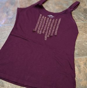 5 for $20: Adorable detailed tank.